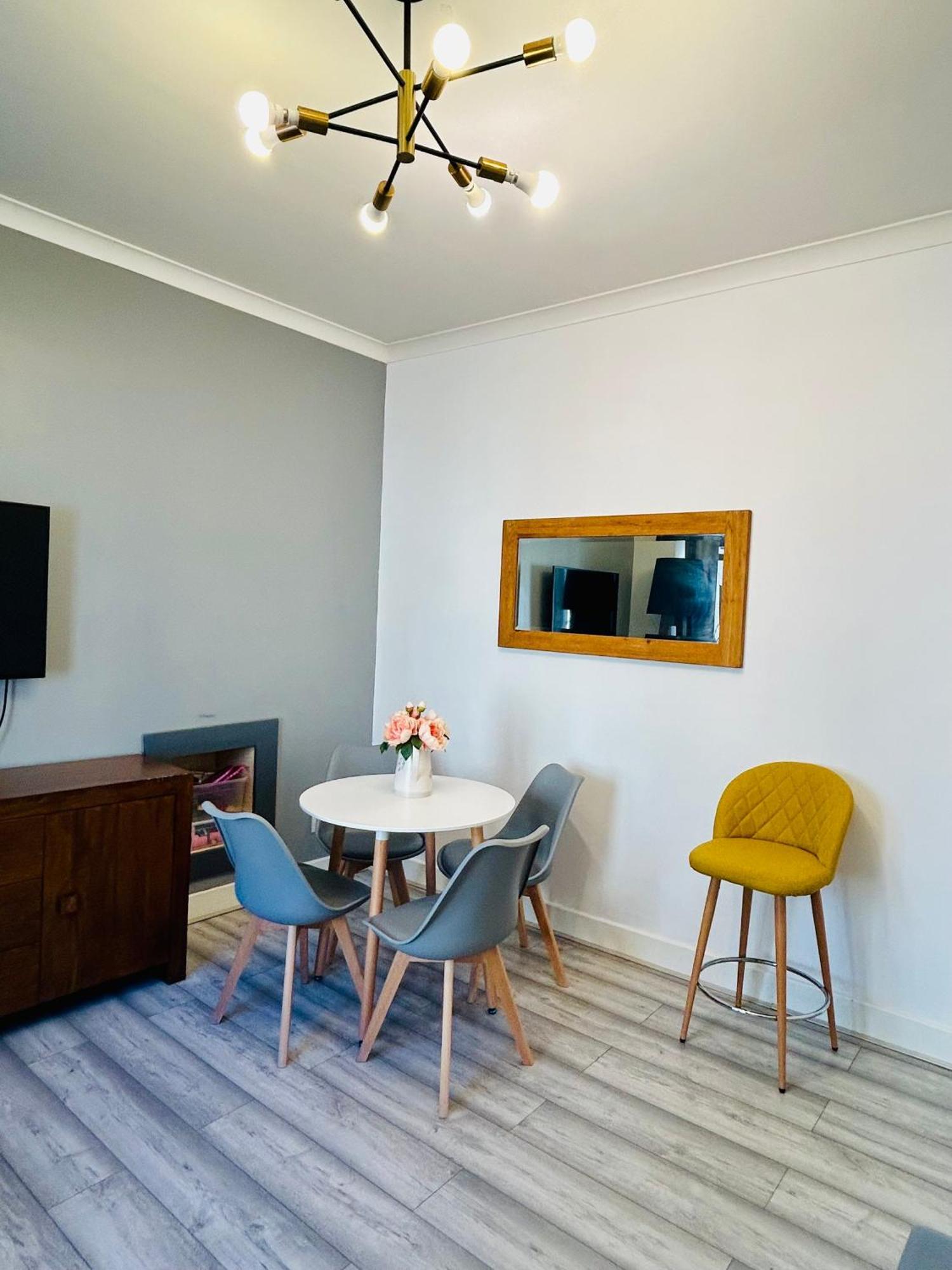 2B Apartment Near Glasgow Sec, Ovo Hydro & City Centre Bagian luar foto